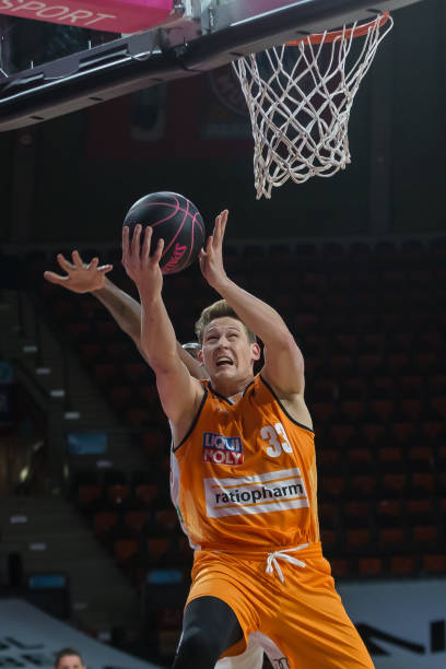 步与发展 步与发展