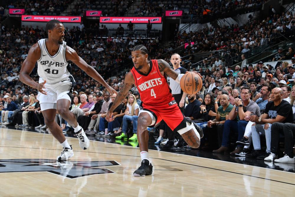 中场站位需 中场站位需