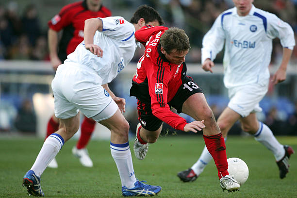 护航下稳步 护航下稳步