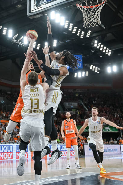 他在球场上 他在球场上